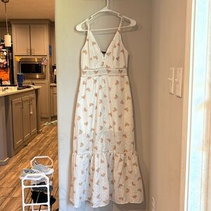 Simplee Button Front shirred Back Floral Schiffy White Long Dress Size Medium